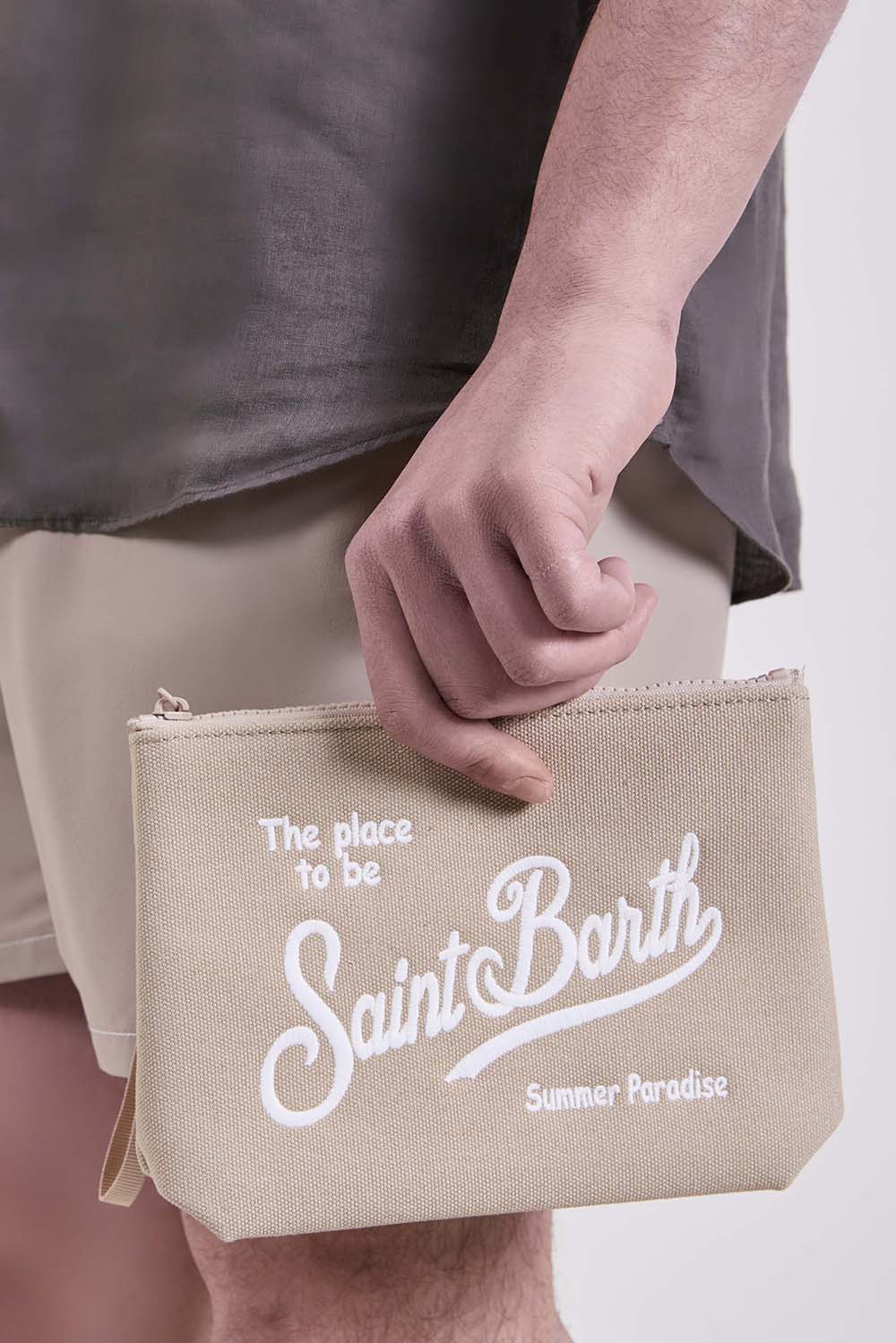 תמונת כל הלוק של תיק קלאץ'